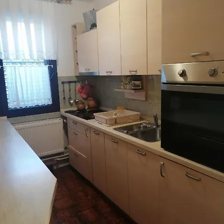 Angelina, 70m From The Beach, Free Parking Novigrad (Istria)