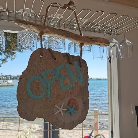 Angelina, 70m From The Beach, Free Parking * Novigrad (Istria)