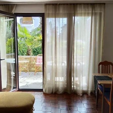 Angelina, 70m From The Beach, Free Parking