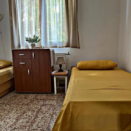Angelina, 70m From The Beach, Free Parking Apartment *